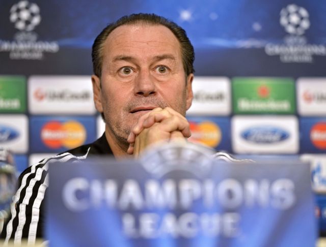 «Εξαρτάται από την απόδοση της Σάλκε» είπε ο Χουμπ Στέφενς